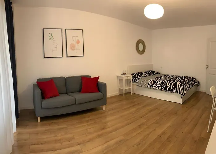 Deluxe Central Apartment